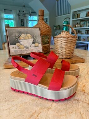 REEF WATER VISTA HIGHER SIZE 7 SALSA VERY GOOD CONDITION